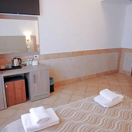 Alex Square Hotel 3*