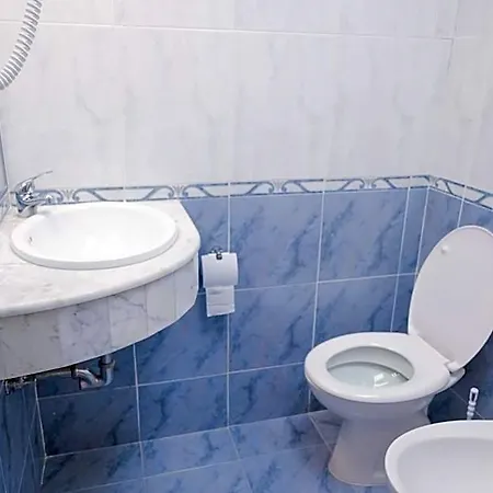 Hotel Alex Square 3*